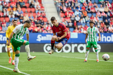 Fotos del Osasuna 0-2 Betis en El Sadar./