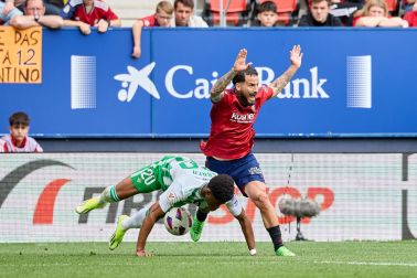 Fotos del Osasuna 0-2 Betis en El Sadar./