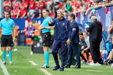 Fotos del Osasuna 0-2 Betis en El Sadar./