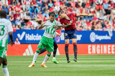 Fotos del Osasuna 0-2 Betis en El Sadar./