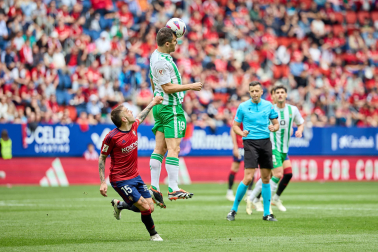 Fotos del Osasuna 0-2 Betis en El Sadar./