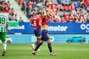 Fotos del Osasuna 0-2 Betis en El Sadar./
