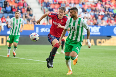 Fotos del Osasuna 0-2 Betis en El Sadar./