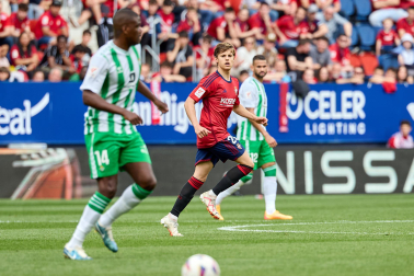 Fotos del Osasuna 0-2 Betis en El Sadar./