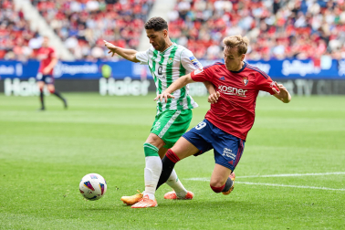 Fotos del Osasuna 0-2 Betis en El Sadar./