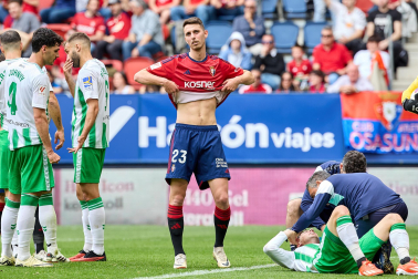Fotos del Osasuna 0-2 Betis en El Sadar./