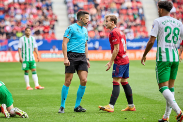 Fotos del Osasuna 0-2 Betis en El Sadar./