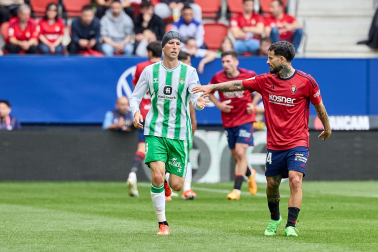 Fotos del Osasuna 0-2 Betis en El Sadar./