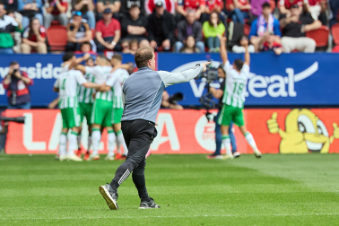 Fotos del Osasuna 0-2 Betis en El Sadar./
