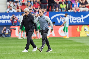 Fotos del Osasuna 0-2 Betis en El Sadar./