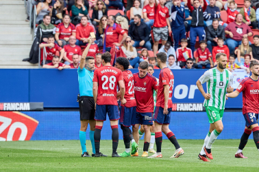 Fotos del Osasuna 0-2 Betis en El Sadar./