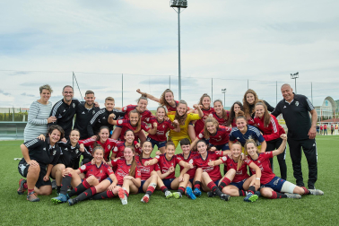 Fotos de la victoria y la permanencia del filial de Osasuna femenino./
