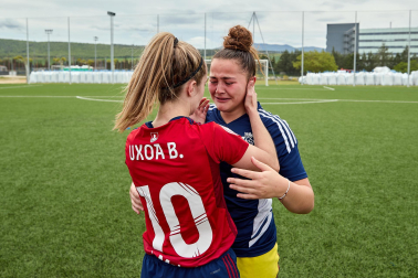 Fotos de la victoria y la permanencia del filial de Osasuna femenino./
