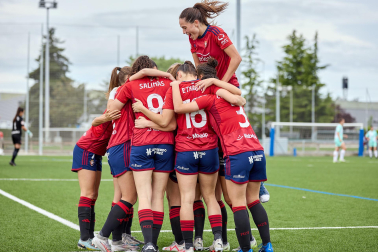 Fotos de la victoria y la permanencia del filial de Osasuna femenino./