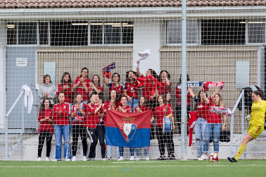 Fotos de la victoria y la permanencia del filial de Osasuna femenino./