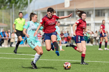 Fotos de la victoria y la permanencia del filial de Osasuna femenino./