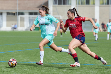 Fotos de la victoria y la permanencia del filial de Osasuna femenino./