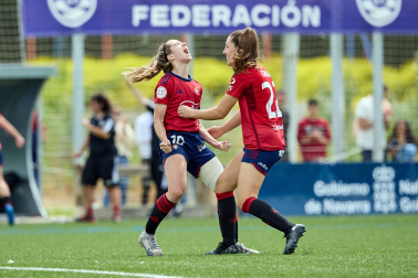 Fotos de la victoria y la permanencia del filial de Osasuna femenino./