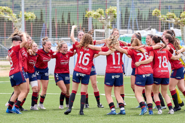 Fotos de la victoria y la permanencia del filial de Osasuna femenino./
