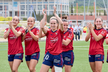 Fotos de la victoria y la permanencia del filial de Osasuna femenino./