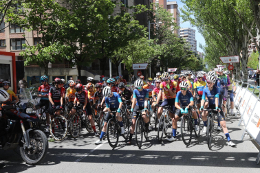 Fotos de la salida de la Navarra Women´s Elite Classic en Pamplona. /