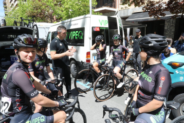Fotos de la salida de la Navarra Women´s Elite Classic en Pamplona. /