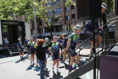Fotos de la salida de la Navarra Women´s Elite Classic en Pamplona.