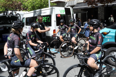 Fotos de la salida de la Navarra Women´s Elite Classic en Pamplona.