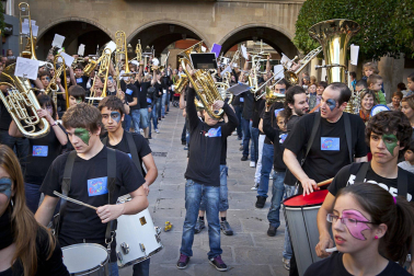 Imágenes de la exposición sobre los 50 años de la Escuela de Música de Sangüesa.