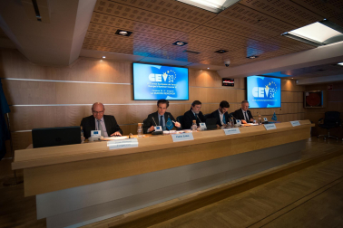Foto de la presentación de los VI Cursos Europeos de Verano organizados por Fundación Diario de Navarra y Equipo Europa./