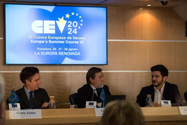 Foto de la presentación de los VI Cursos Europeos de Verano organizados por Fundación Diario de Navarra y Equipo Europa./