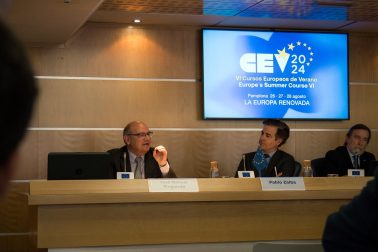 Foto de la presentación de los VI Cursos Europeos de Verano organizados por Fundación Diario de Navarra y Equipo Europa./
