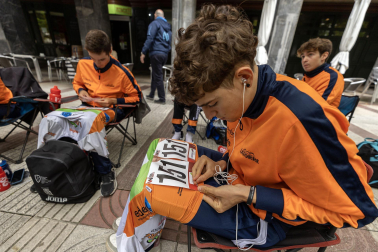 Fotos de la salida de la primera etapa de la Vuelta a Navarra 2024.