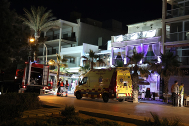 Fotos del desplome de la terraza de un restaurante de Palma