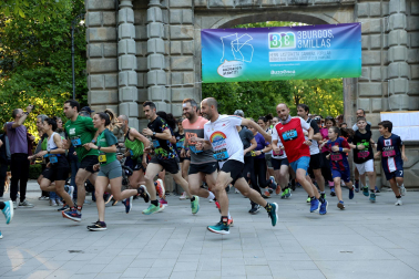 Fotos de la Tres Burgos Tres Millas celebrada este viernes en Pamplona.