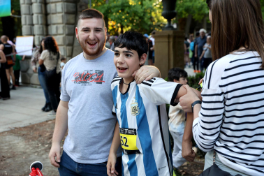 Fotos de la Tres Burgos Tres Millas celebrada este viernes en Pamplona.