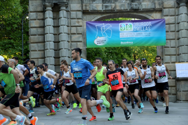Fotos de la Tres Burgos Tres Millas celebrada este viernes en Pamplona.