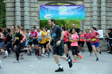 Fotos de la Tres Burgos Tres Millas celebrada este viernes en Pamplona.
