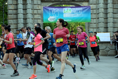 Fotos de la Tres Burgos Tres Millas celebrada este viernes en Pamplona.