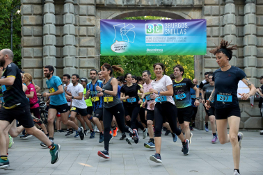 Fotos de la Tres Burgos Tres Millas celebrada este viernes en Pamplona.