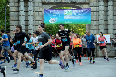 Fotos de la Tres Burgos Tres Millas celebrada este viernes en Pamplona.