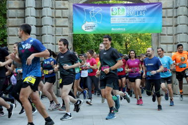 Fotos de la Tres Burgos Tres Millas celebrada este viernes en Pamplona.