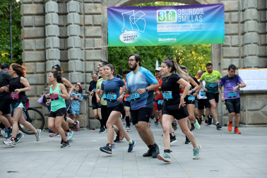 Fotos de la Tres Burgos Tres Millas celebrada este viernes en Pamplona.