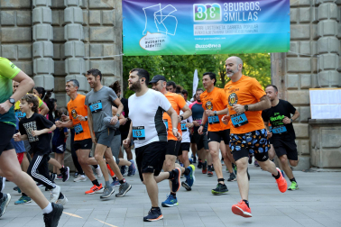 Fotos de la Tres Burgos Tres Millas celebrada este viernes en Pamplona.