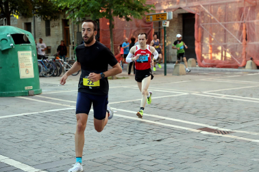 Fotos de la Tres Burgos Tres Millas celebrada este viernes en Pamplona.
