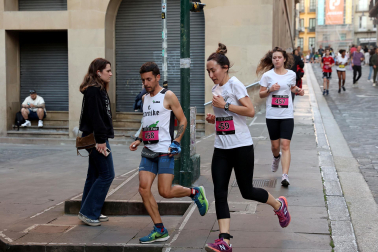 Fotos de la Tres Burgos Tres Millas celebrada este viernes en Pamplona.