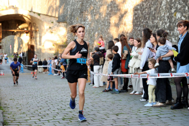 Fotos de la Tres Burgos Tres Millas celebrada este viernes en Pamplona.