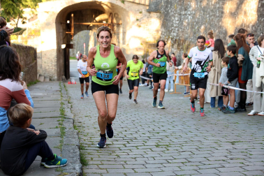 Fotos de la Tres Burgos Tres Millas celebrada este viernes en Pamplona.
