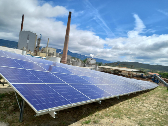Más de 12.000 placas solares integran el parque fotovoltaico para autoconsumo de la papelera de Sangüesa
