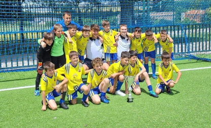 El equipo Amigó B que finalizó subcampeón en la categoría Benjamín de Fútbol 8